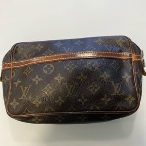 💯 authentic vintage Louis Vuitton clutch